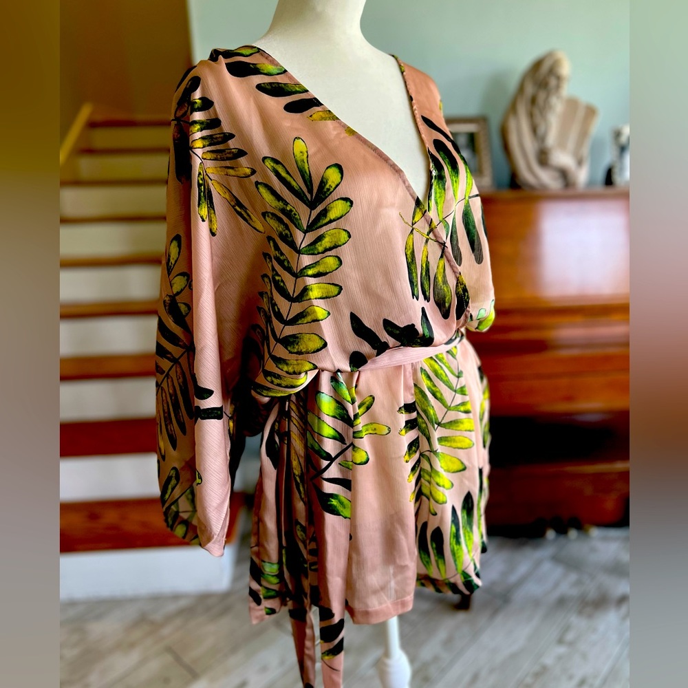 Sex kitten silky romper!! Perfect date outfit size M excellent condition